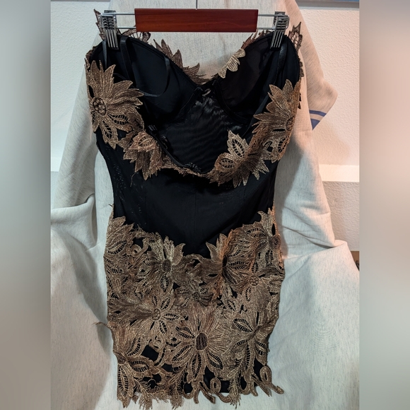 Alberto Makali Strapless Black and Gold Dress - Picture 2 of 2